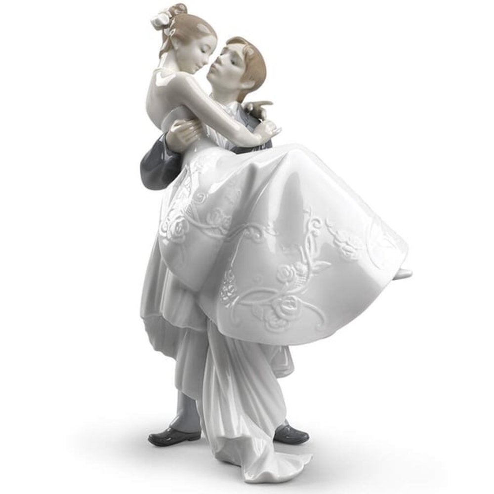 Lladro Romantic Couple Figurine - White and Gray